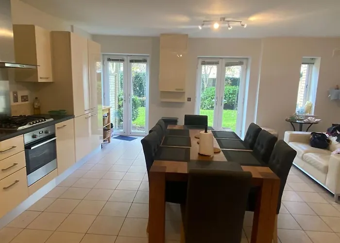 Cozy In Modern - Perfect Location Guest house *